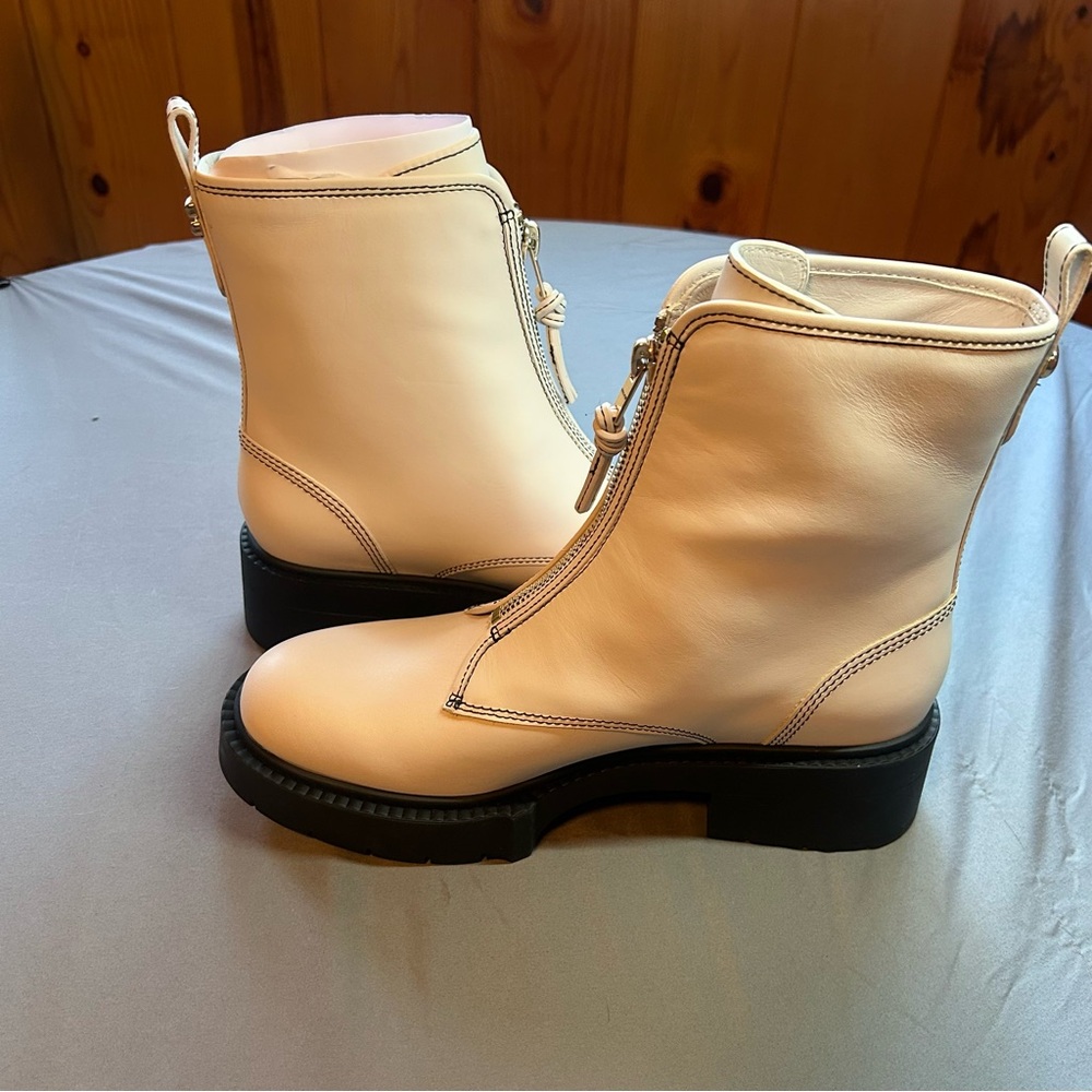 COACH Liza Chunky Ankle Leather Boots Size 8.5 New With Box Color-Chalk White